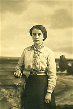 Rhoda Knee